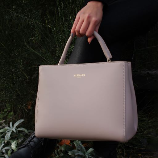 Navona Handtasche Schwarz