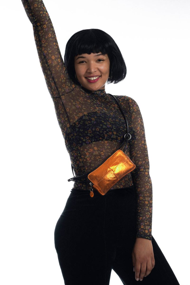 Ina Kent X.Oni ed 2 Umhängetasche Organe Marigold getragen