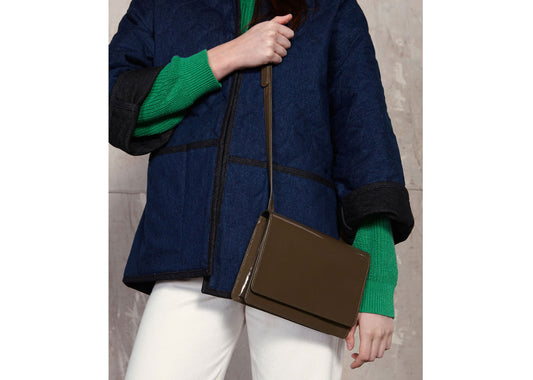 Evelyn Umhängetasche Army aus Lackleder