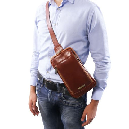 Martin - Brusttasche aus Leder Dunkelbraun