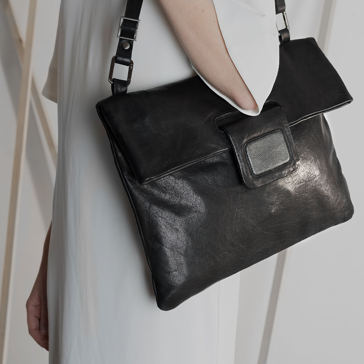 Annis Schultertasche Leder Schwarz Ina Kent